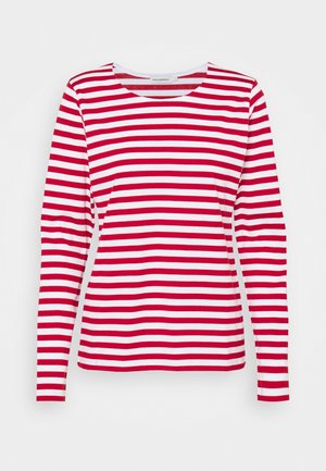 Langarmhemd mit horizontalen roten und weißen Streifen und rundem Ausschnitt.