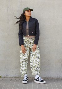 Dickies EISENHOWER CROPPED - Lengva striukė - black