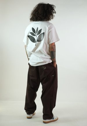 Magenta Skateboards, MAGENTA SKATEBOARDS CORLEONE CHINO PANT CORLEONE CHINO PANT - Broek - brown