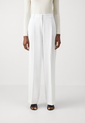 PLEATED WIDE LEG PANT - Trousers - white