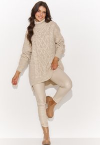 Numinou Z GOLFEM beżowy