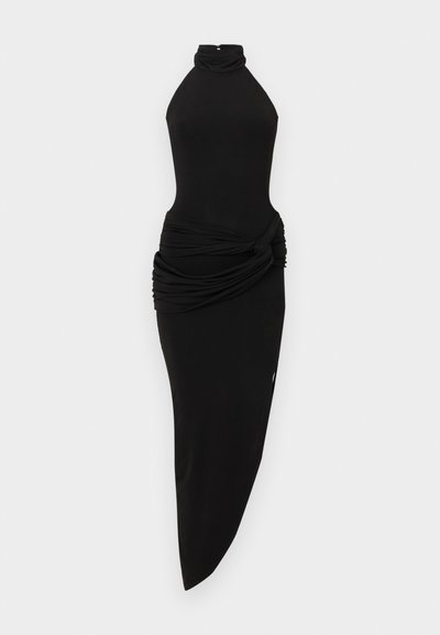 Μαύρο αμάνικο φόρεμα με λαιμόκοψη halter, με διακοσμητική στροφή στη μέση και ασύμμετρο τελείωμα.