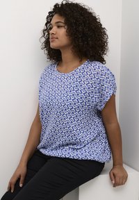 Kaffe Curve AMI STANLEY - Pluus - blue white graphic