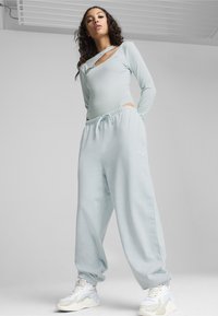 Puma DARE TO GYM - Langærmet T-shirt - frosted dew