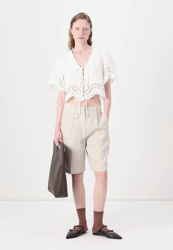 ARLO PLEATED  - Shorts - sand2