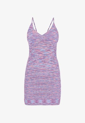 Pletena haljina s podesivim trakama na ramenima, s višebojnim uzorkom ljubičastih, ružičastih i plavih nijansi, koja ima prilagođeni siluetu.