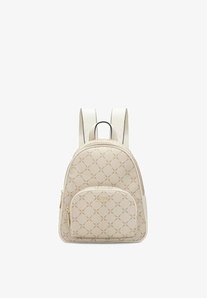 Beżowy plecak w wzory z przednią kieszenią na zamek, złotymi suwakami, podwójnymi regulowanymi paskami na ramiona oraz górnym uchwytem.