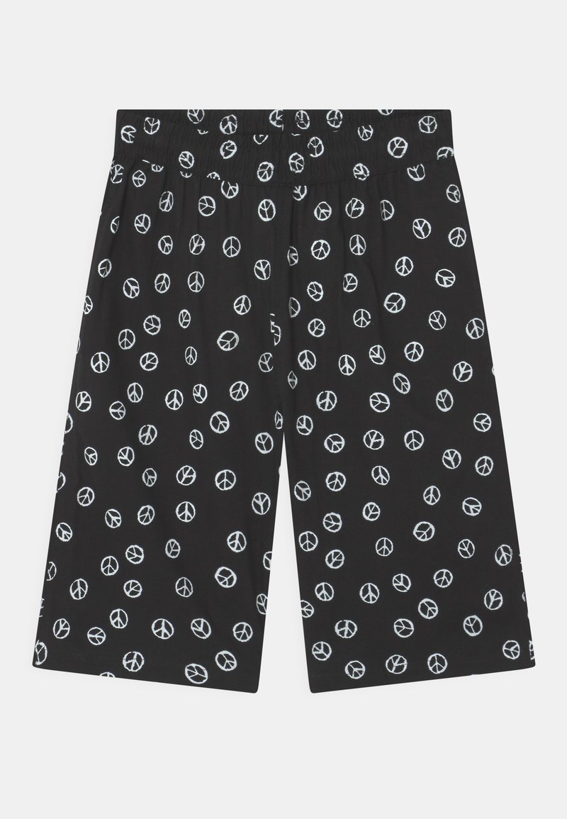 Shorts noirs avec un motif de signes de paix blancs sur l'ensemble, taille élastique et coupe loose, fabriqués en tissu léger.