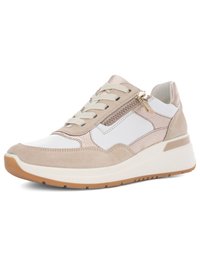Beige en witte casual sneaker met dikke zool, veters aan de voorkant en een zijritsdetail, gemaakt van een mix van suède en leer.