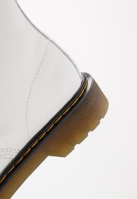 Dr. Martens Botki sznurowane