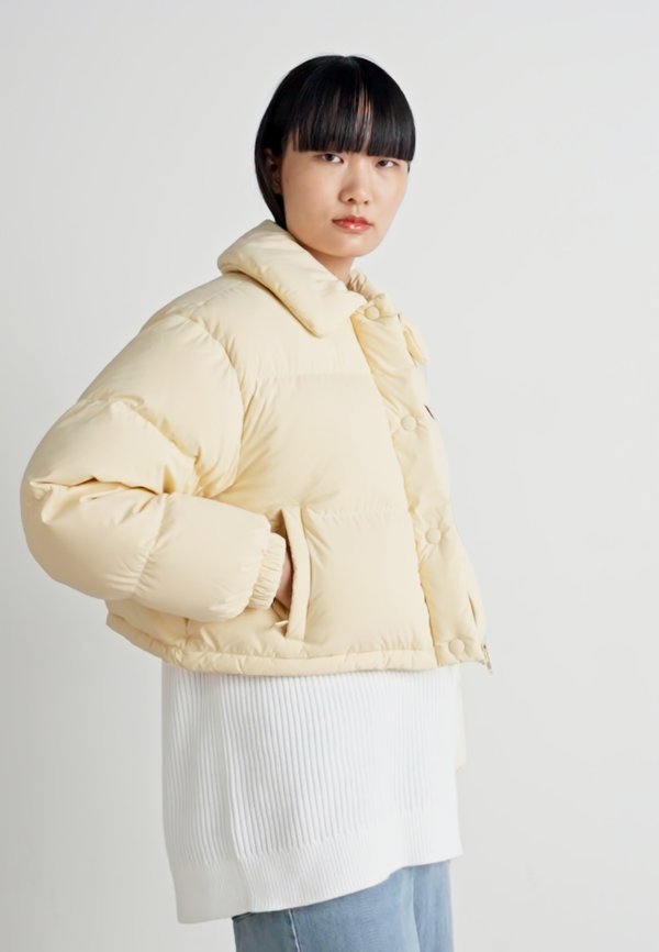 BADGE COLLAR PUFFER - Down jacket - custard cream3