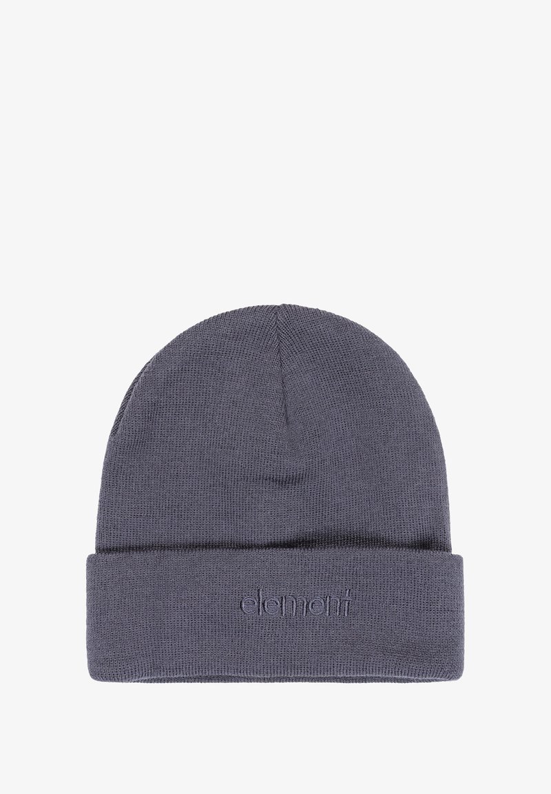 Gorro de lana en material de punto gris oscuro. Presenta un dobladillo con el logotipo de la marca en relieve. Textura suave con una forma cilíndrica ajustada.