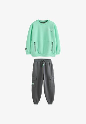 JOGGERS SET - Sportinis megztinis - green