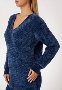 Guess RELAXED FIT - Trui - blau