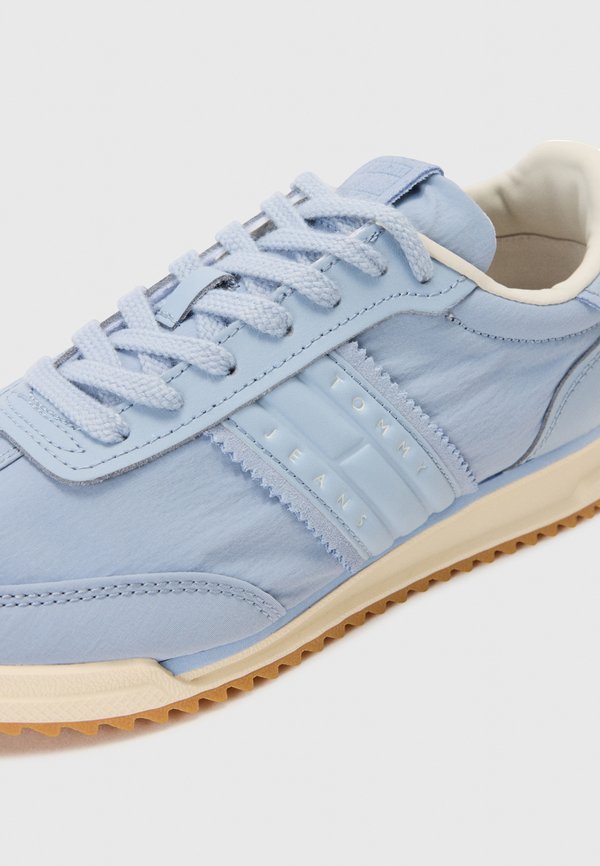 LOW PROFILE - Trainers2