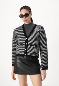 YAS YASCHARLA - Kardiganas - black patternstar white