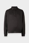 - Bluza