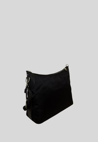 Borsa a spalla nera con texture liscia, chiusura con zip e dettagli in pelle. Dotata di tracolla staccabile e motivo sottile sul tessuto.
