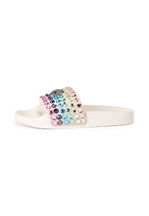 Sandalo bianco modello slide con decorazioni di gemme multicolore e una piccola decorazione a forma di occhio in argento sulla cinghia.