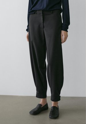 SAROUEL WITH BUCKLE - Pantalon classique - black