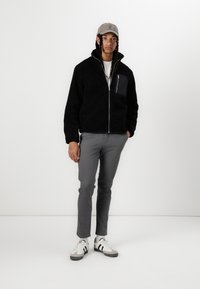 Jack & Jones JJBRADLEY JACKET - Fleecejas - black
