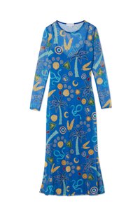 Zilas audums ar garām piedurknēm, ar krāsainiem tropiskiem un abstraktiem rakstiem, ieskaitot palmas, čaulas un formas dzeltenā, zaļā un sarkanā krāsā.