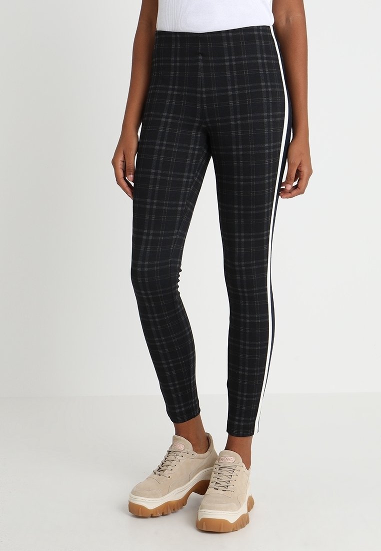 ONLY Leggings - Byxor - black