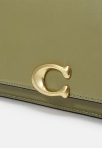 COACH LUXE REFINED BANDIT SHOULDER  - Borsa a tracolla - moss