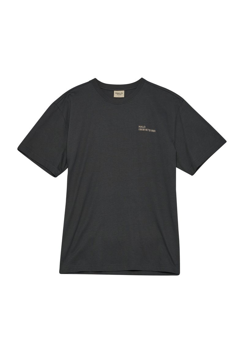 Mørkegrå T-shirt lavet af blødt stof, med rund halsudskæring, korte ærmer og et lille trykt logo på forsiden.