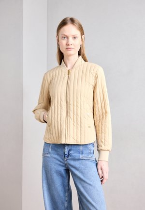- Kurtka Bomber