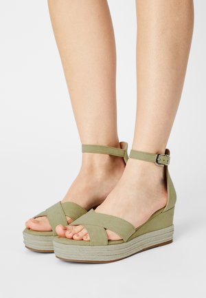 Bullboxer 268003F2T - Plateausandalette - sage
