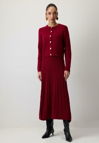 SET - Cardigan - Red