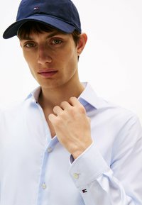 Thumbnail Image 4