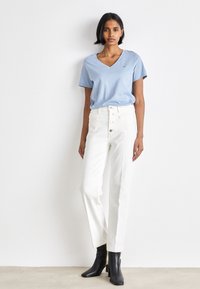 GANT SHIELD V-NECK  - T-Shirt basic - dove blue