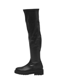 Bottes noires jusqu'au genou fabriquées en cuir lisse avec un design épuré, présentant une semelle épaisse et texturée ainsi qu'une silhouette ajustée.