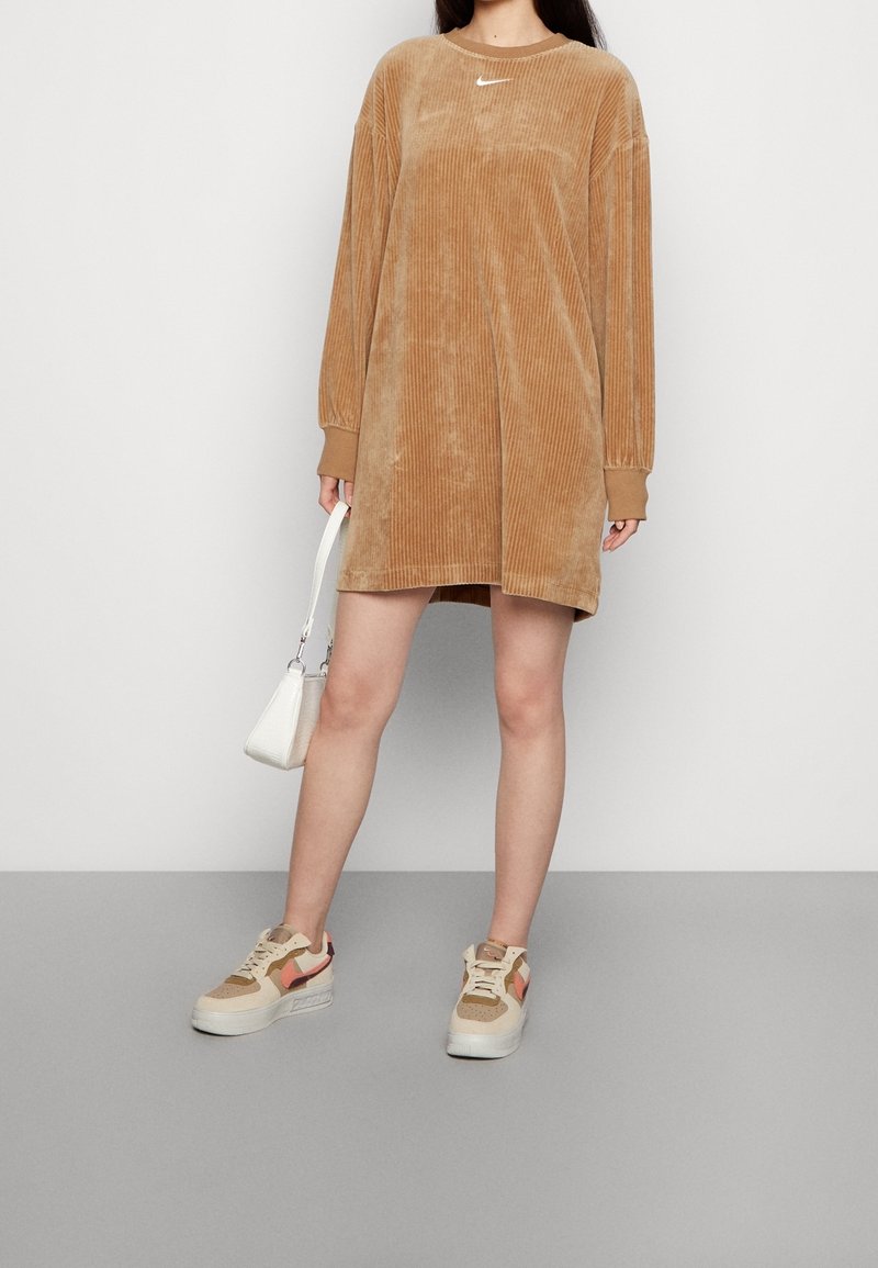 nike dress beige Nike Sportswear Jersey dress - beige - (Pre-owned)