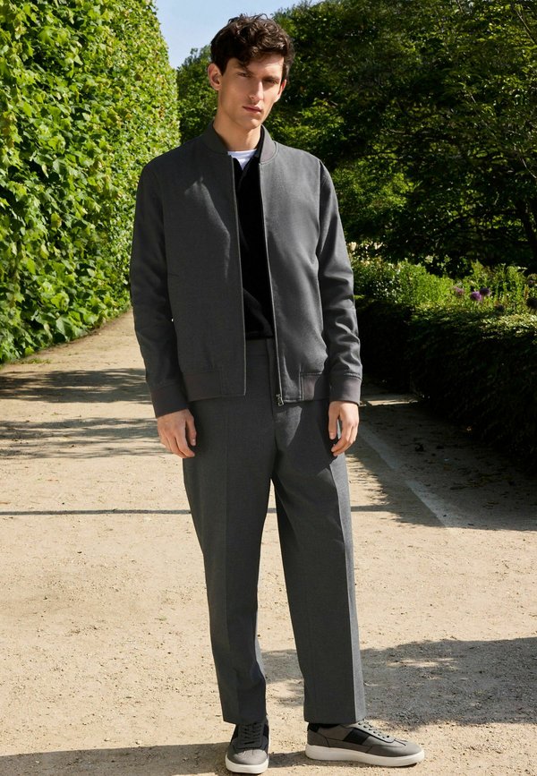 REGULAR FIT - Bomberjacke