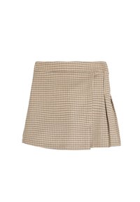Karierten Minirock in Beigetönen, mit Wickeldesign, gerafftem Akzent und glatter Textur. Eignet sich für verschiedene lässige Outfits.