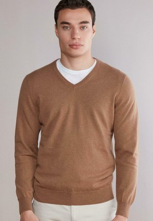 V-AUSSCHNITT  - Strickpullover - Brown