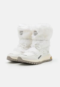 Colmar Originals WARMER ICE - Botas de inverno - white