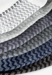 Next 6 PACK - Zoknik - white grey black zig zag