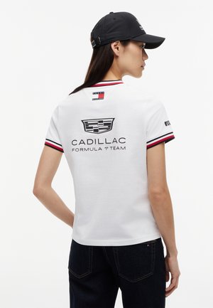 Tommy Hilfiger TH X CADILLAC FORMULA 1 TEAM REPLICA CROPPED TEE - T-shirt con stampa - white