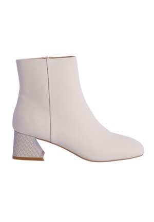 EDURN - Stiefelette - white