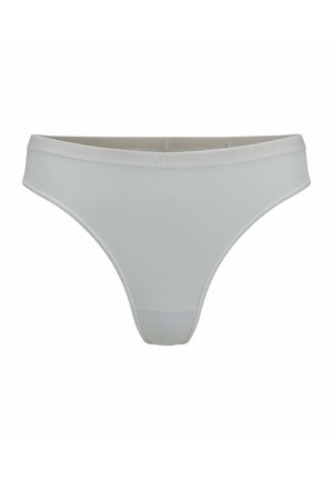 Weiße Tanga-Unterwäsche aus weichem, glattem Stoff. Mit breitem Bund und geprägtem Markenlogo. Minimalistisches Design ohne Muster oder Verzierungen.