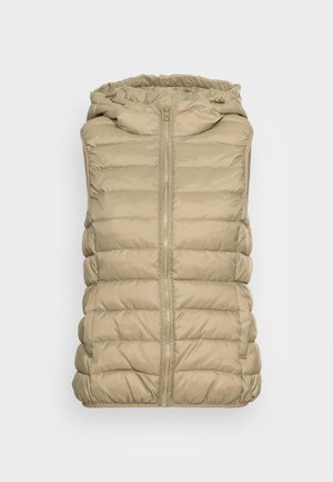 Beige prešívaná vesta s kapucňou, ponúkajúca predný zips a horizontálne švy. Vyrobená z ľahkého, lesklého materiálu.