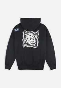 Haut à capuche noir avec un grand motif abstrait blanc et violet au dos, présentant un motif détaillé et une petite étiquette bleue à l'avant.