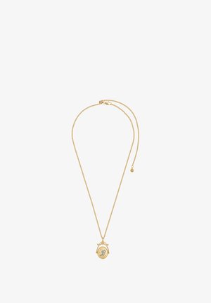 Zlatý náhrdelník s jemným reťazcom a príveskom navrhnutým ako medailón so modrým písmenom "B" a dekoratívnymi detailmi.