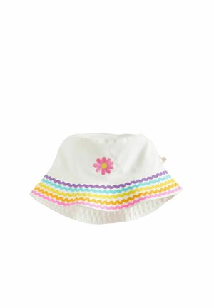 Biely vedierkový klobúk s ružovou vyšívanou margarétkou a farebnými vlnitými pruhmi v purpurovej, modrej, žltej, oranžovej a ružovej okolo krempy.