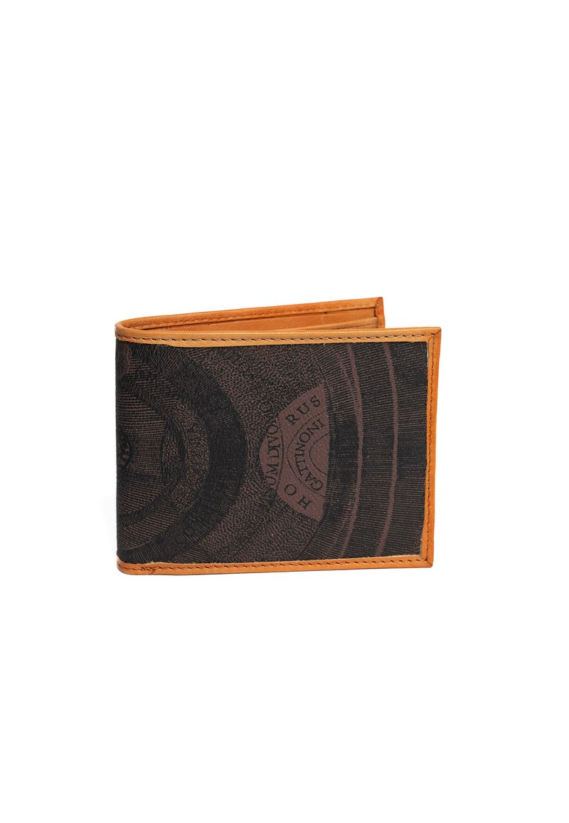 Portafoglio pieghevole in pelle marrone e nera con un design vintage a mappa circolare goffrato sui bordi esterni.