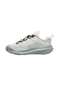 Nike Sportswear ACG MOUNTAIN FLY - Sneakers - white smoke gray